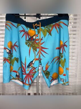 Billabong Airlite Recycler Tropical Toucan Board Shorts Swim Trunks Men’s 36